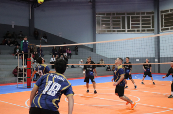 Foto - PREMIAÇÃO DO CAMPEONATO MUNICIPAL DE VÔLEI MASCULINO