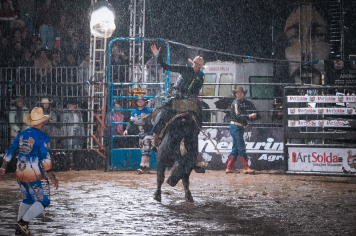 Foto - 4º PIRAÍ RODEO FEST - LEONARDO