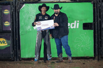 Foto - 4º PIRAÍ RODEO FEST - LEONARDO