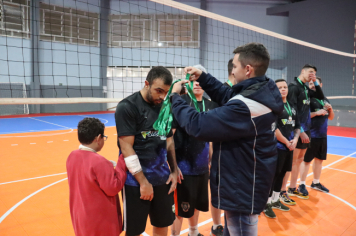 Foto - PREMIAÇÃO DO CAMPEONATO MUNICIPAL DE VÔLEI MASCULINO