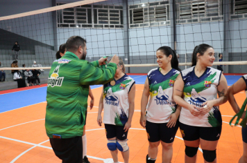 Foto - PREMIAÇÃO DO CAMPEONATO MUNICIPAL DE VÔLEI FEMININO