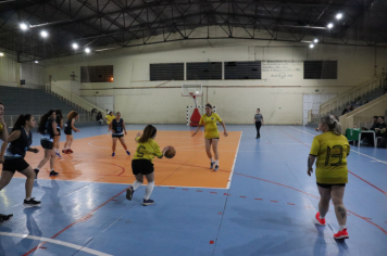 Foto - CAMPEONATO MUNICIPAL DE BASQUETE FEMININO
