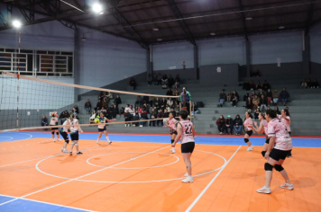 Foto - PREMIAÇÃO DO CAMPEONATO MUNICIPAL DE VÔLEI FEMININO