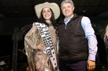 Foto - Concurso elege Rainha, 1ª e 2ª Princesas do II Piraí Rodeo Fest