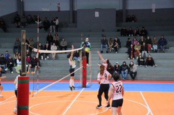 Foto - PREMIAÇÃO DO CAMPEONATO MUNICIPAL DE VÔLEI FEMININO