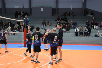 Foto - PREMIAÇÃO DO CAMPEONATO MUNICIPAL DE VÔLEI MASCULINO