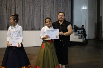Foto - FORMAÇÃO DOS ALUNOS DE DANÇA GAÚCHA