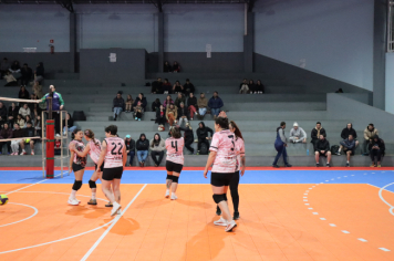 Foto - PREMIAÇÃO DO CAMPEONATO MUNICIPAL DE VÔLEI FEMININO