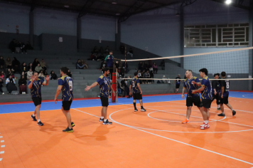 Foto - PREMIAÇÃO DO CAMPEONATO MUNICIPAL DE VÔLEI MASCULINO