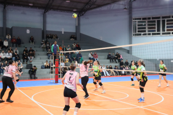 Foto - CAMPEONATO MUNICIPAL DE VÔLEI FEMININO 