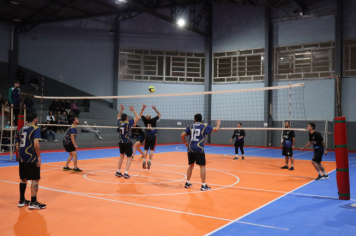 Foto - PREMIAÇÃO DO CAMPEONATO MUNICIPAL DE VÔLEI MASCULINO