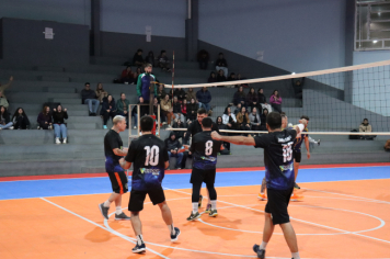 Foto - PREMIAÇÃO DO CAMPEONATO MUNICIPAL DE VÔLEI MASCULINO