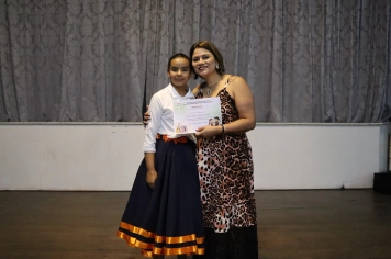 Foto - FORMAÇÃO DOS ALUNOS DE DANÇA GAÚCHA