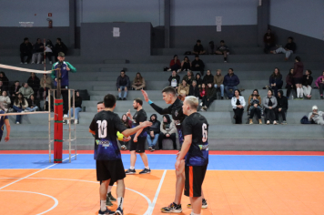 Foto - PREMIAÇÃO DO CAMPEONATO MUNICIPAL DE VÔLEI MASCULINO