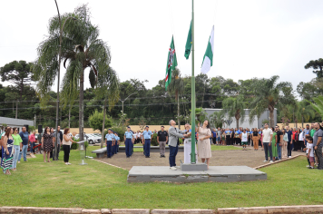 Piraí do Sul comemora 144 anos com ato cívico de hasteamento das bandeiras