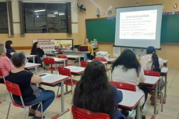 Qualidade das refeições e saúde mental são discutidas em nova formação para cozinheiras e auxiliares de cozinheiras.