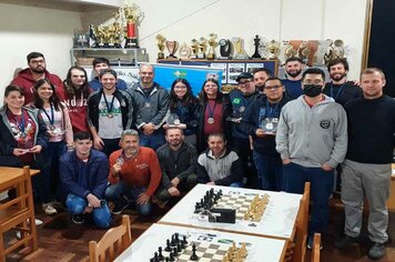 Torneio de Xadrez Raiz reuniu uma galera das “antigas” que fez o Xadrez acontecer em Piraí do Sul
