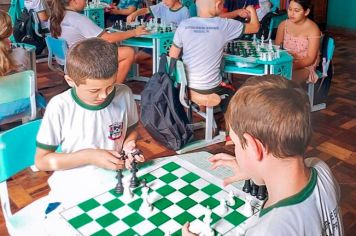 Xadrez nas Escolas: Desenvolvendo mentes pensantes e habilidades para a vida!!
