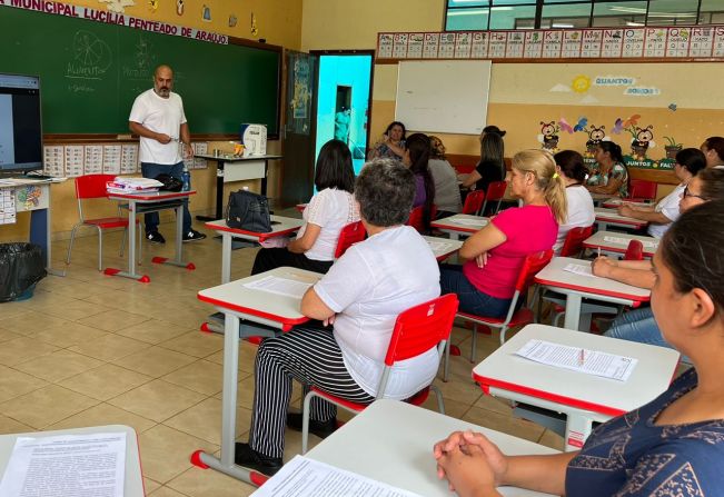 Secretaria de Educação de Piraí do Sul realiza formação para cozinheiras e auxiliares de cozinheiras