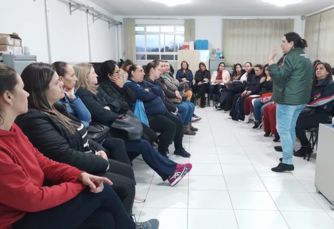 Secretaria Municipal de Educação promove Curso de Mentoria para Educadores 