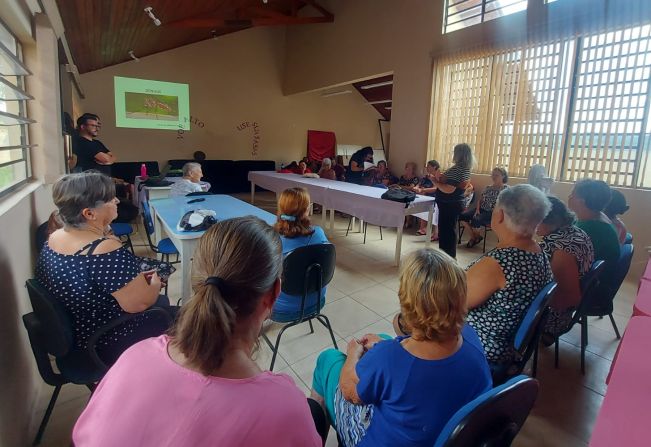 Equipe de Saúde intensifica ação contra a Dengue no Centro de Convivência no Jardim Benevenuto Dalcol