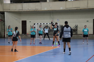 Foto - CAMPEONATO MUNICIPAL DE HANDEBOL FEMININO