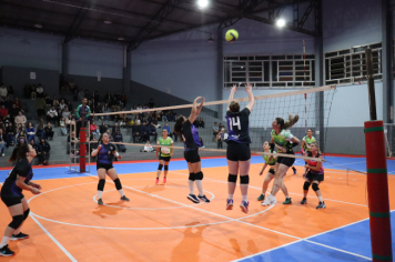 Foto - CAMPEONATO MUNICIPAL DE VÔLEI FEMININO 