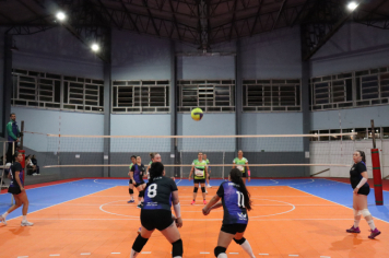 Foto - CAMPEONATO MUNICIPAL DE VÔLEI FEMININO 