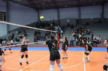 Foto - CAMPEONATO MUNICIPAL DE VÔLEI FEMININO 