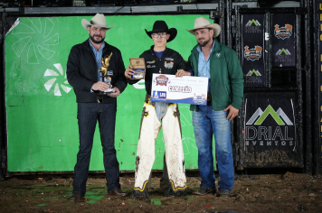 Foto - 4º PIRAÍ RODEO FEST - LEONARDO