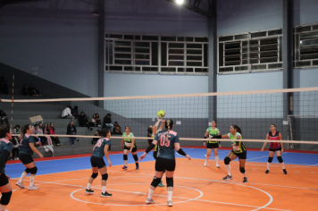 Foto - CAMPEONATO MUNICIPAL DE VÔLEI FEMININO 