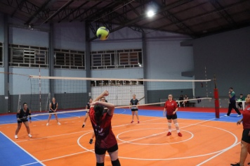 Foto - CAMPEONATO MUNICIPAL DE VÔLEI FEMININO 