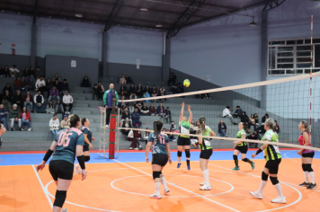 Foto - CAMPEONATO MUNICIPAL DE VÔLEI FEMININO 