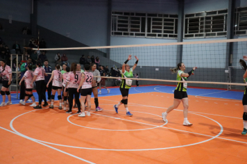 Foto - CAMPEONATO MUNICIPAL DE VÔLEI FEMININO 