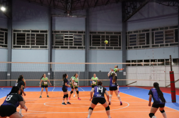 Foto - CAMPEONATO MUNICIPAL DE VÔLEI FEMININO 