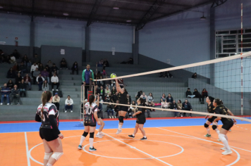 Foto - CAMPEONATO MUNICIPAL DE VÔLEI FEMININO 