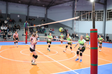 Foto - CAMPEONATO MUNICIPAL DE VÔLEI FEMININO 