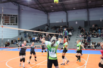 Foto - CAMPEONATO MUNICIPAL DE VÔLEI FEMININO 