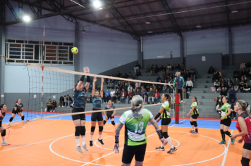 Foto - CAMPEONATO MUNICIPAL DE VÔLEI FEMININO 
