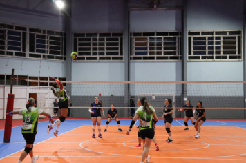 Foto - CAMPEONATO MUNICIPAL DE VÔLEI FEMININO 
