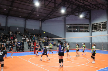 Foto - CAMPEONATO MUNICIPAL DE VÔLEI FEMININO 