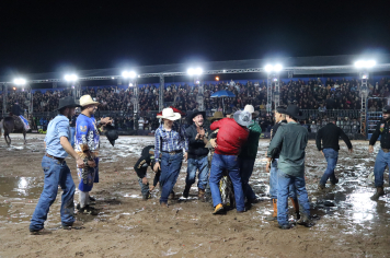 Foto - 4º PIRAÍ RODEO FEST - LEONARDO