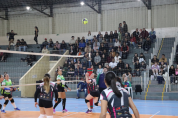 Foto - FINAL DO CAMPEONATO MUNICIPAL DE VÔLEI FEMININO