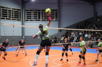 Foto - CAMPEONATO MUNICIPAL DE VÔLEI FEMININO 