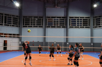 Foto - CAMPEONATO MUNICIPAL DE VÔLEI FEMININO 