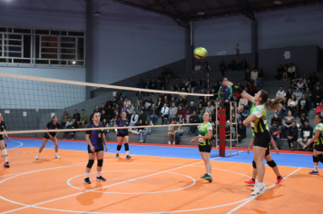 Foto - CAMPEONATO MUNICIPAL DE VÔLEI FEMININO 