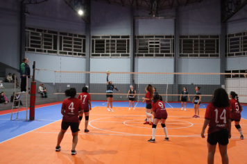 Foto - CAMPEONATO MUNICIPAL DE VÔLEI FEMININO 