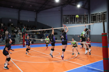 Foto - CAMPEONATO MUNICIPAL DE VÔLEI FEMININO 