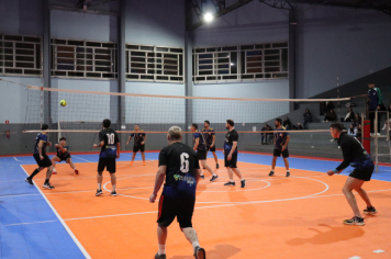 Foto - PREMIAÇÃO DO CAMPEONATO MUNICIPAL DE VÔLEI MASCULINO