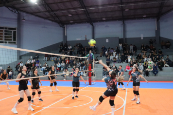 Foto - CAMPEONATO MUNICIPAL DE VÔLEI FEMININO 